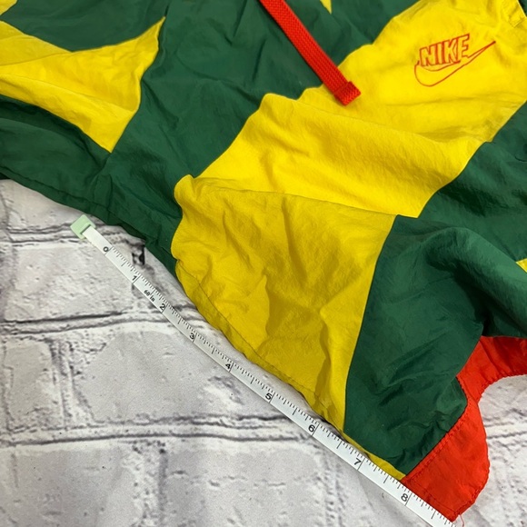 Nike Colorblock Swim Trunks Men’s L – Red Yellow Green Star Print Worn 1 time - Picture 9 of 11